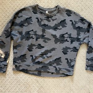 Gray Camo Cropped Crew Neck Sweatshirt